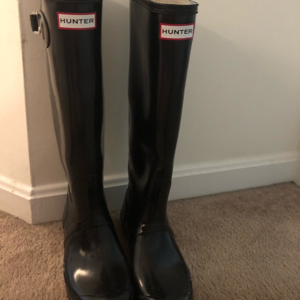 Hunter black shiny boots